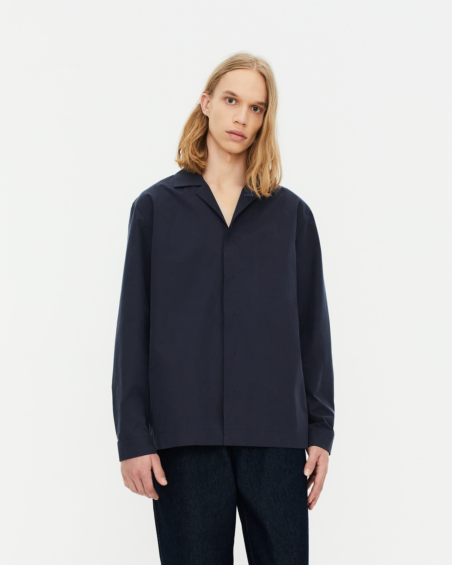 Unisex shirt with open collar