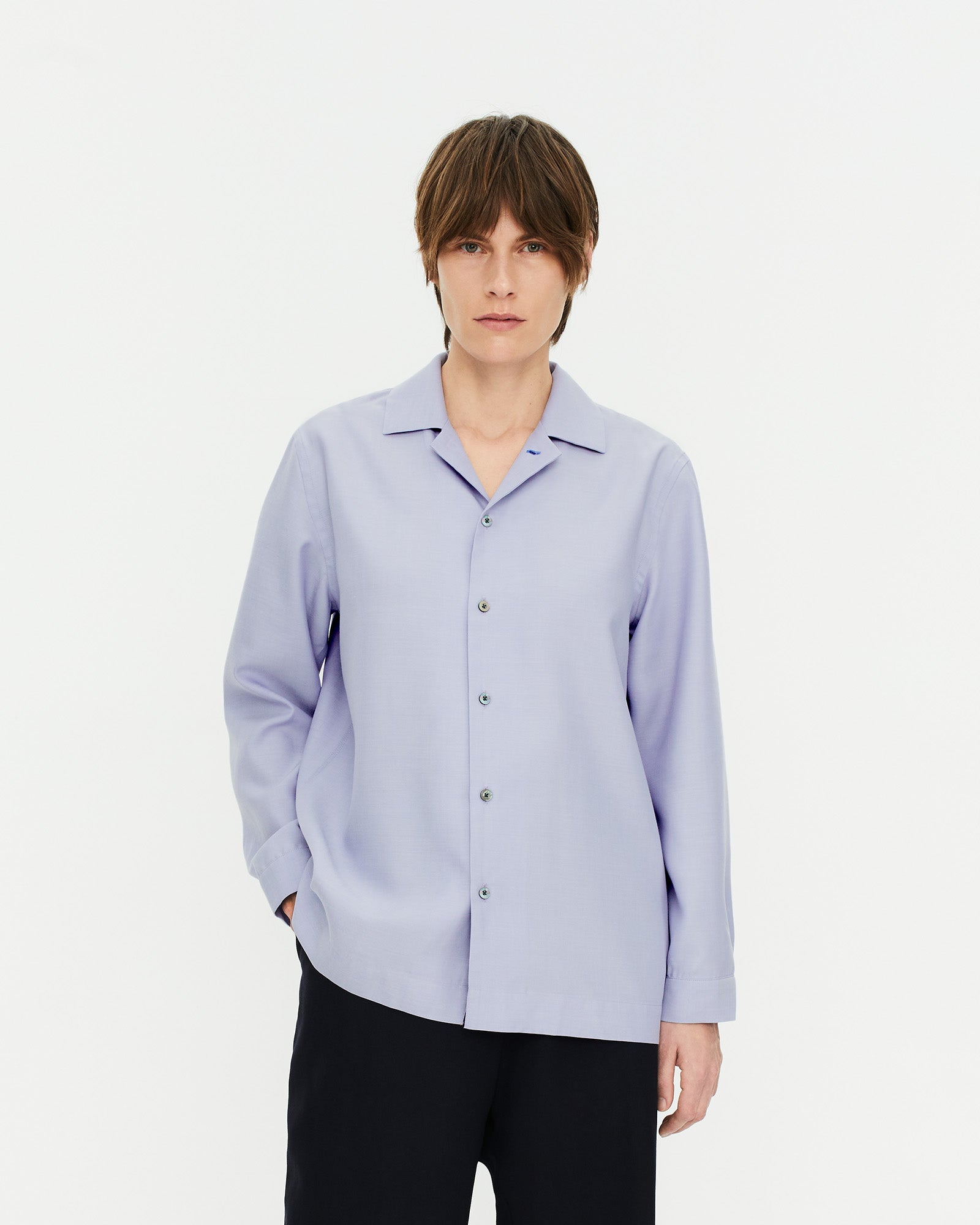 Unisex shirt with convertible collar